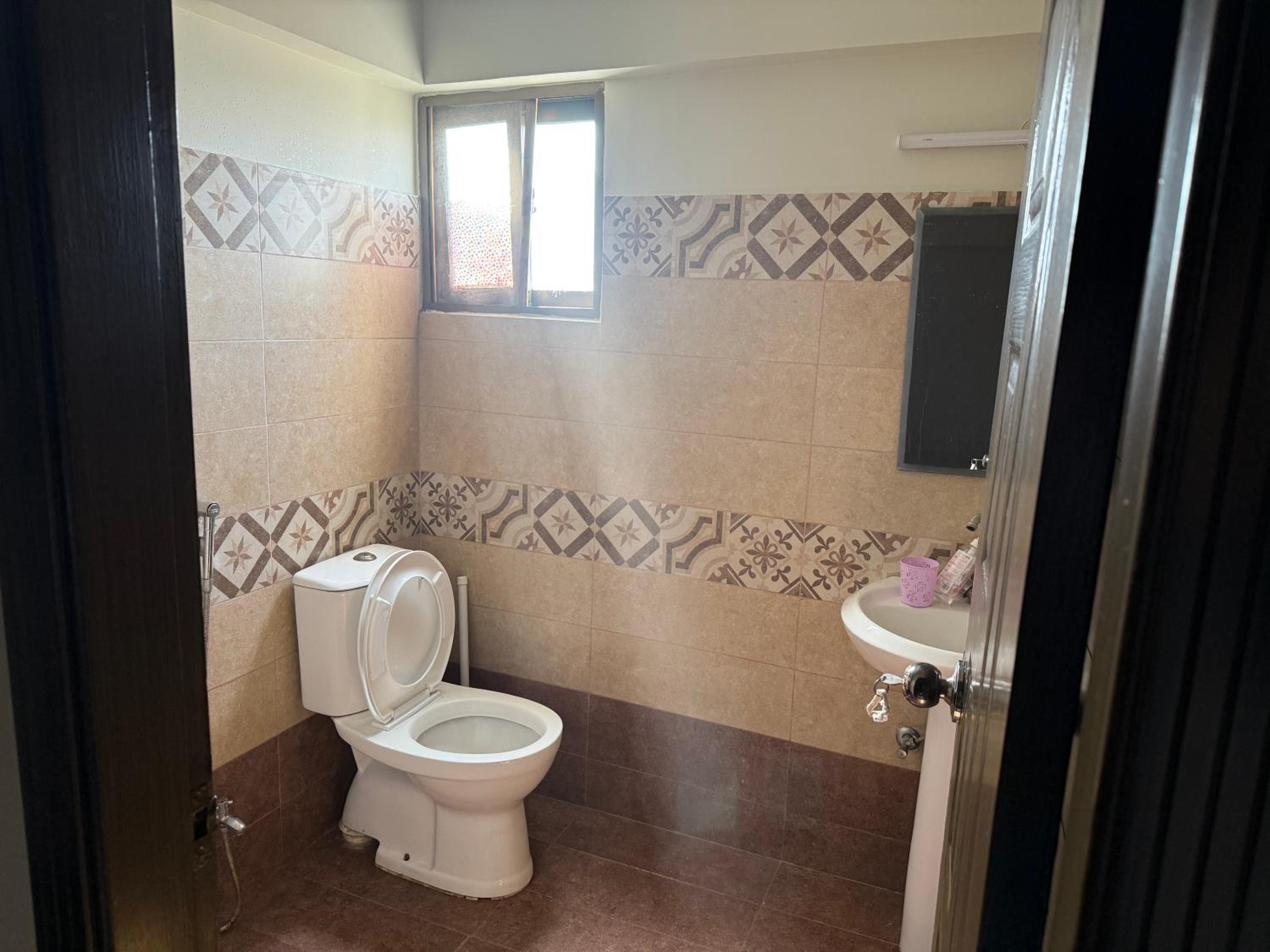 3 bed furnished appartment with free wifi and kitchen facility view 3