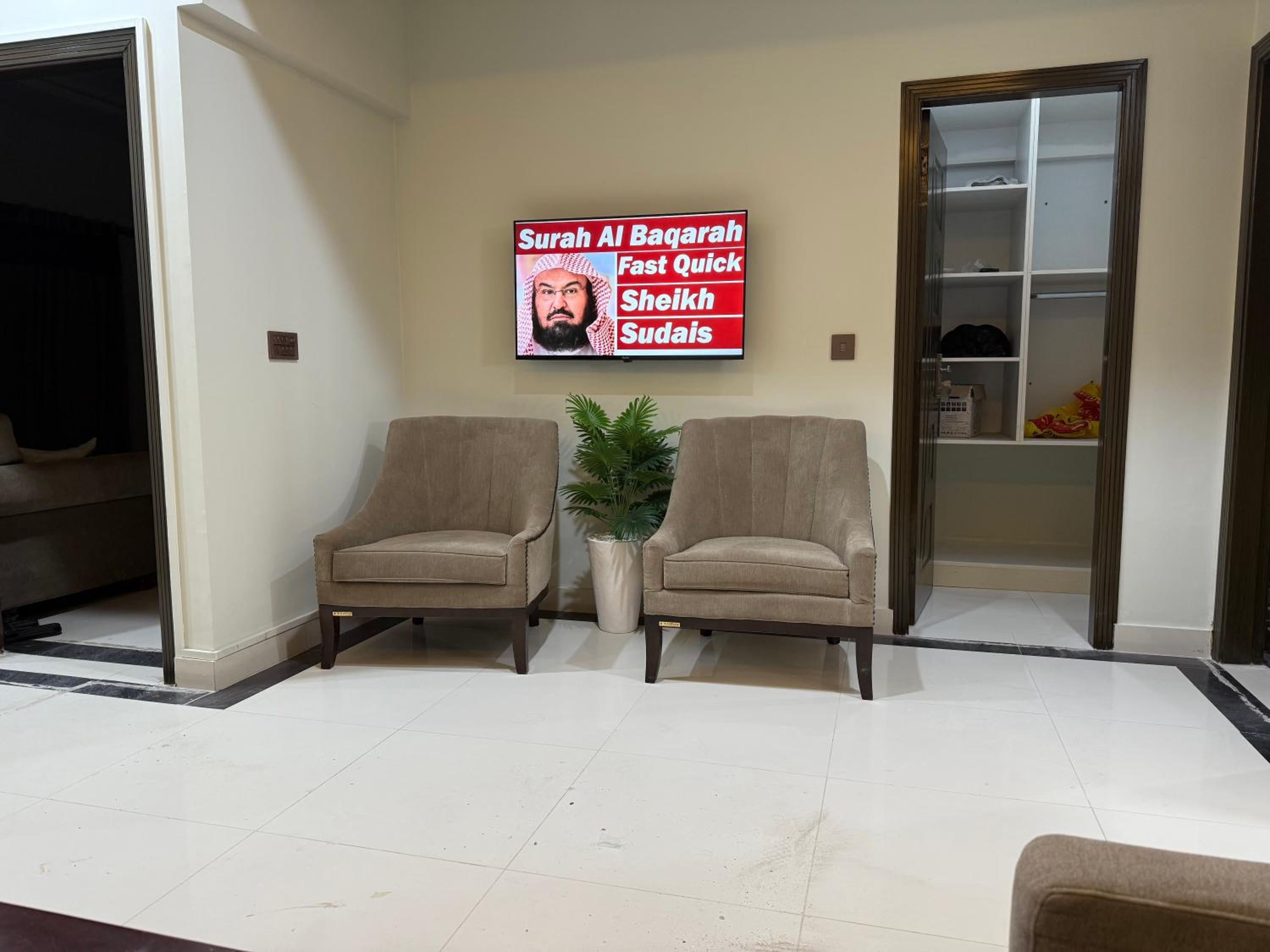 3 bed furnished appartment with free wifi and kitchen facility view 4