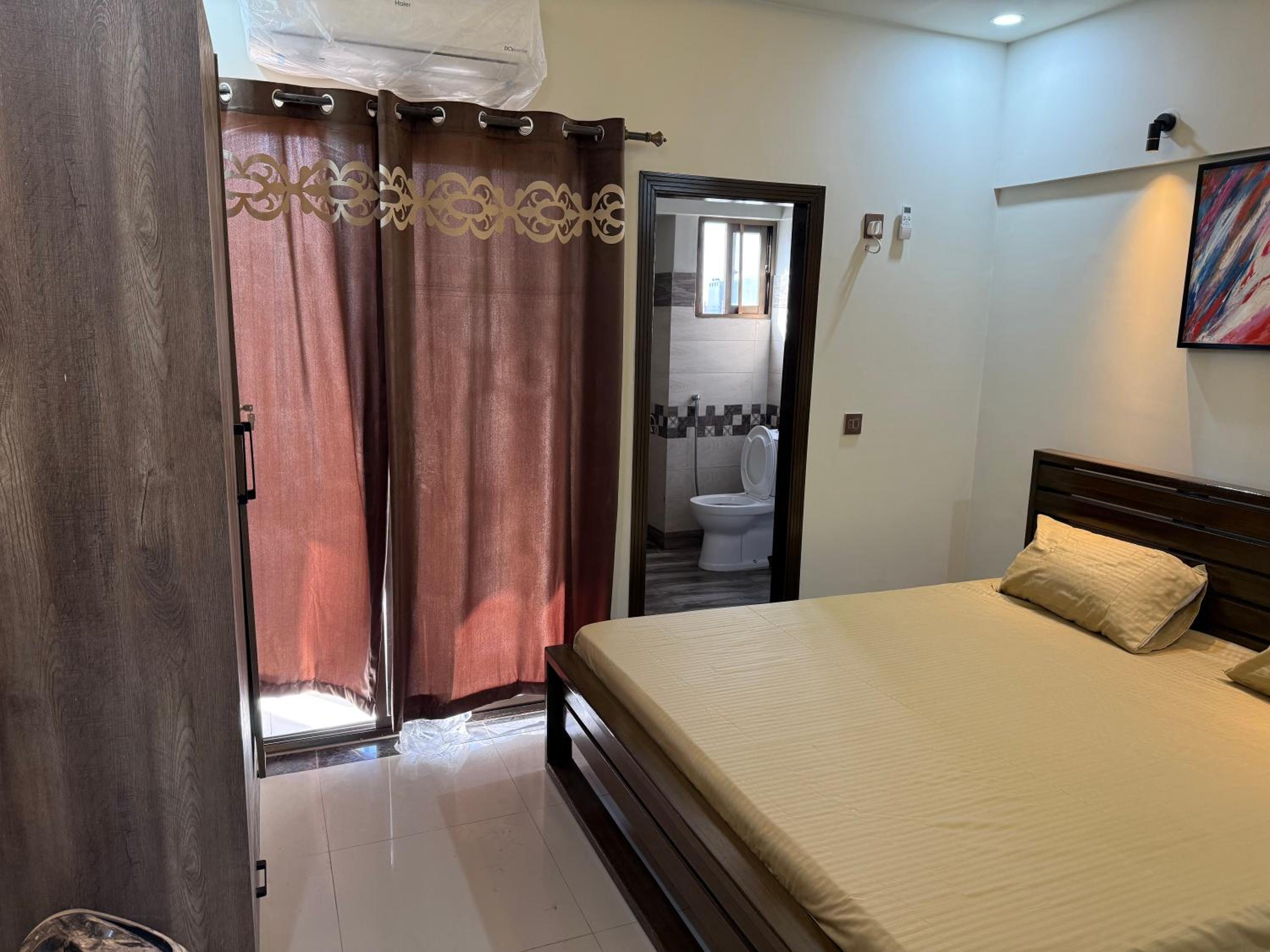 3 bed furnished appartment with free wifi and kitchen facility view 5