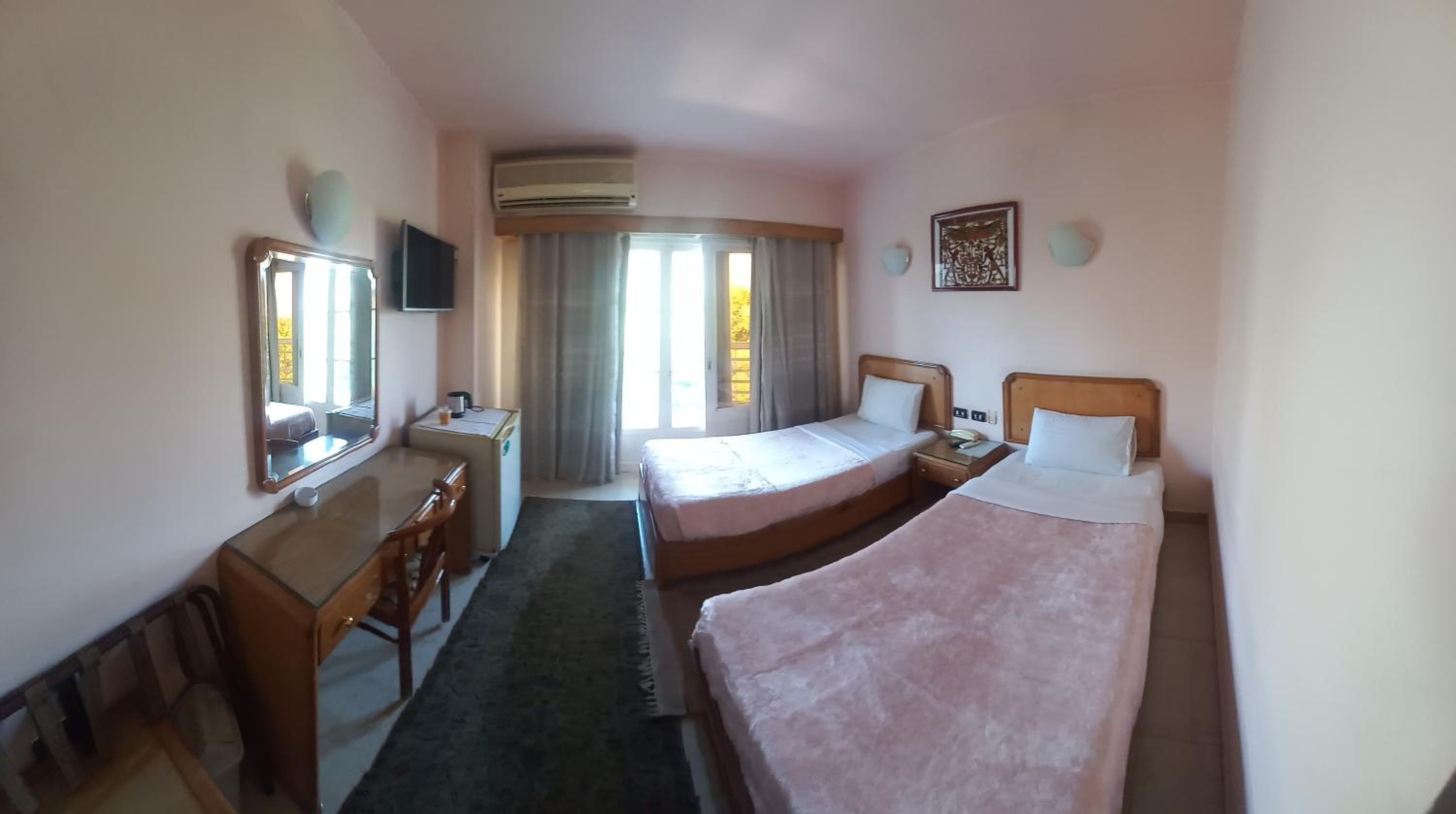 New Pola Hotel photo 5