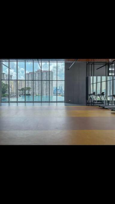 Cozy kenwingston platz kl 2-5pax 2BR&2BR Klcc view pakin netflx 3705A