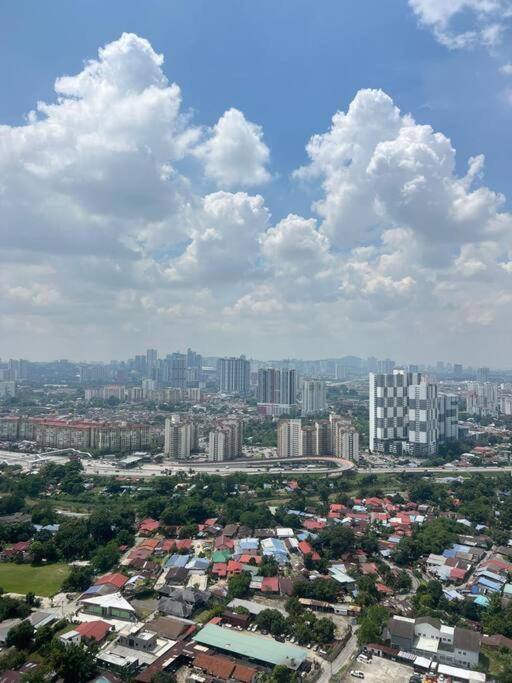 Cozy kenwingston platz kl 2-5pax 2BR&2BR Klcc view pakin netflx 3705A