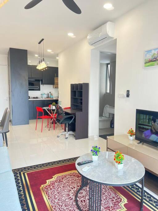 Cozy kenwingston platz kl 2-5pax 2BR&2BR Klcc view pakin netflx 3705A