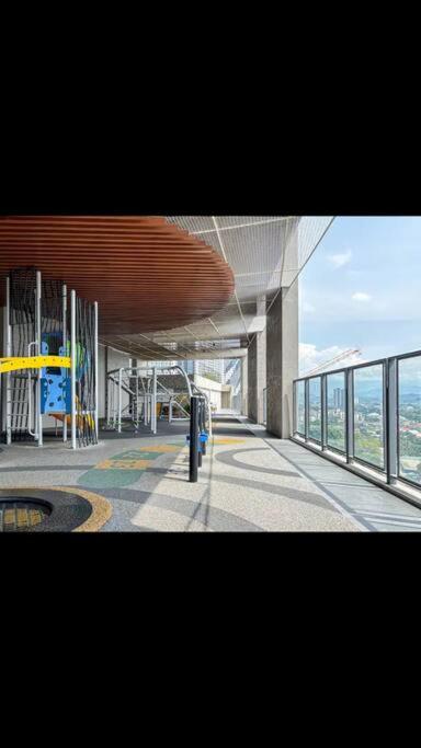 Cozy kenwingston platz kl 2-5pax 2BR&2BR Klcc view pakin netflx 3705A