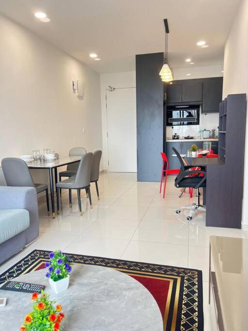 Cozy kenwingston platz kl 2-5pax 2BR&2BR Klcc view pakin netflx 3705A