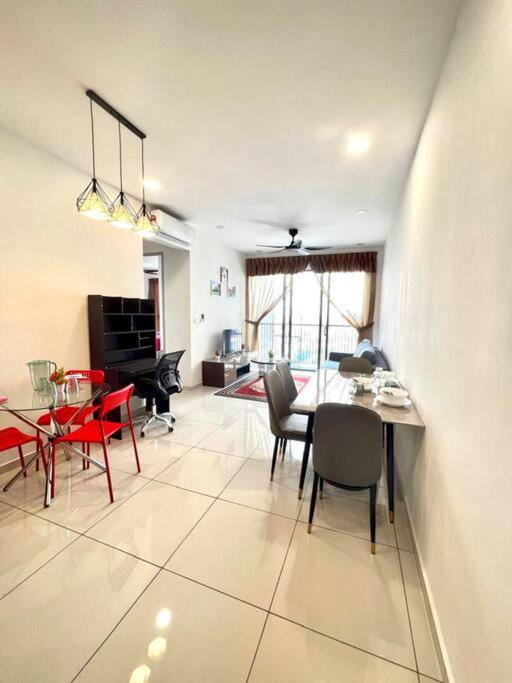 Cozy kenwingston platz kl 2-5pax 2BR&2BR Klcc view pakin netflx 3705A