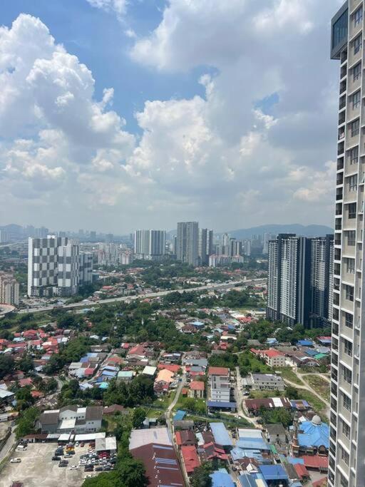 Cozy kenwingston platz kl 2-5pax 2BR&2BR Klcc view pakin netflx 3705A