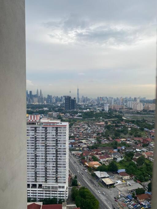 Cozy kenwingston platz kl 2-5pax 2BR&2BR Klcc view pakin netflx 3705A