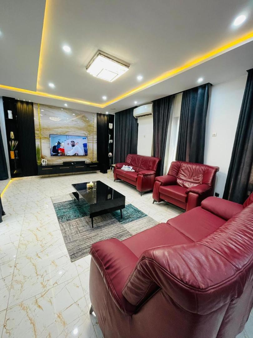 THE DUPLeX
