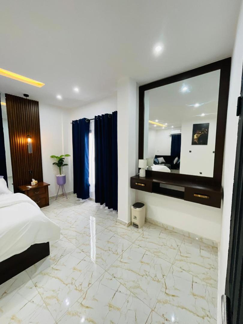 THE DUPLeX