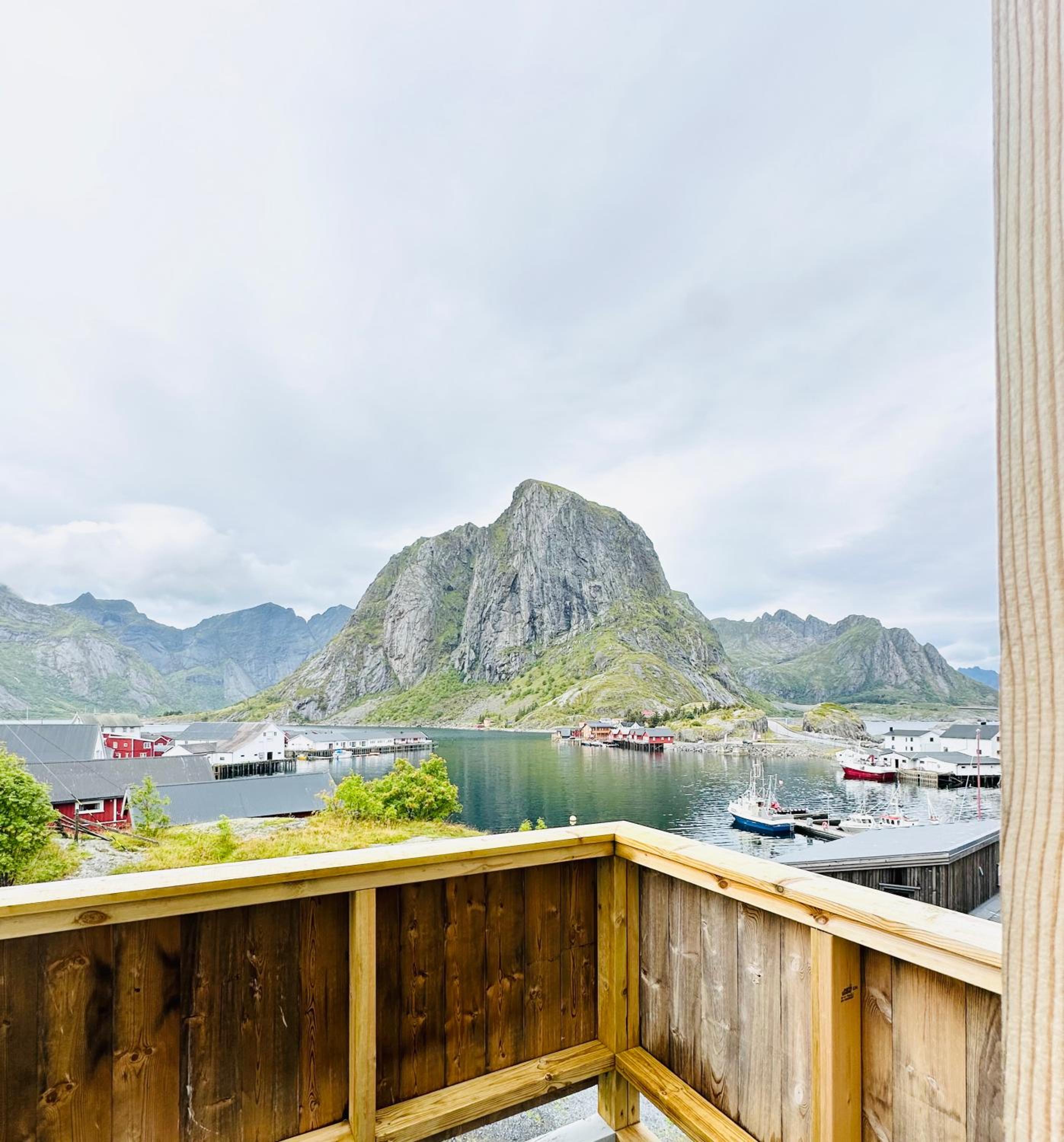 Hamnøy Horizon Lodge view 3