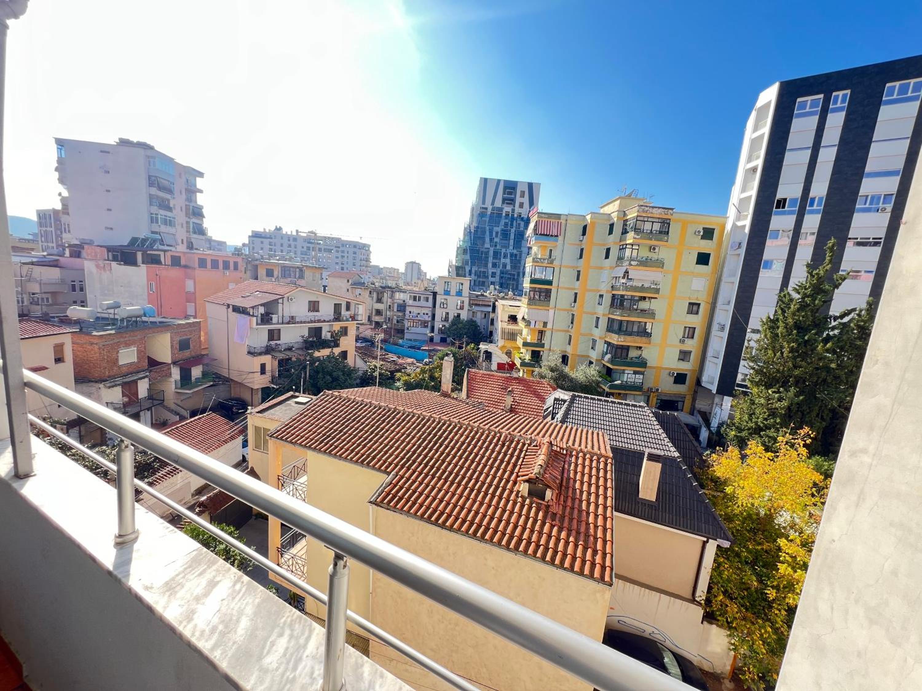 Spacious 1BR City Hub with Balcony