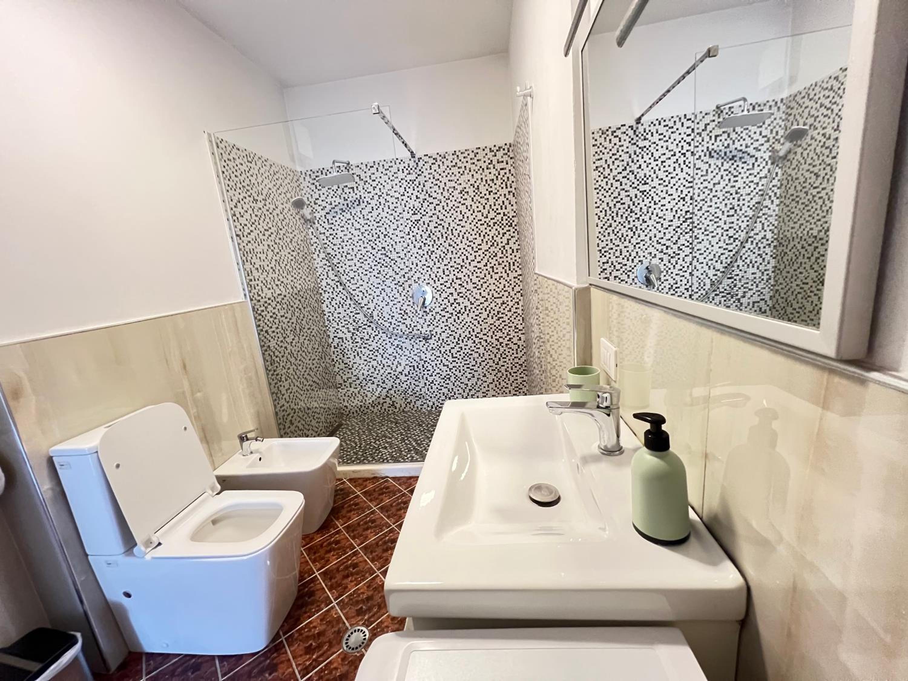 Spacious 1BR City Hub with Balcony