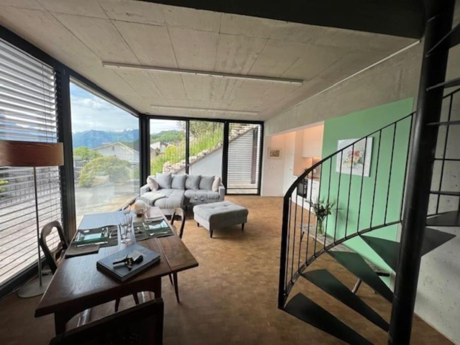 Maisonette Gäste-Haus vor dem privaten Haupthaus