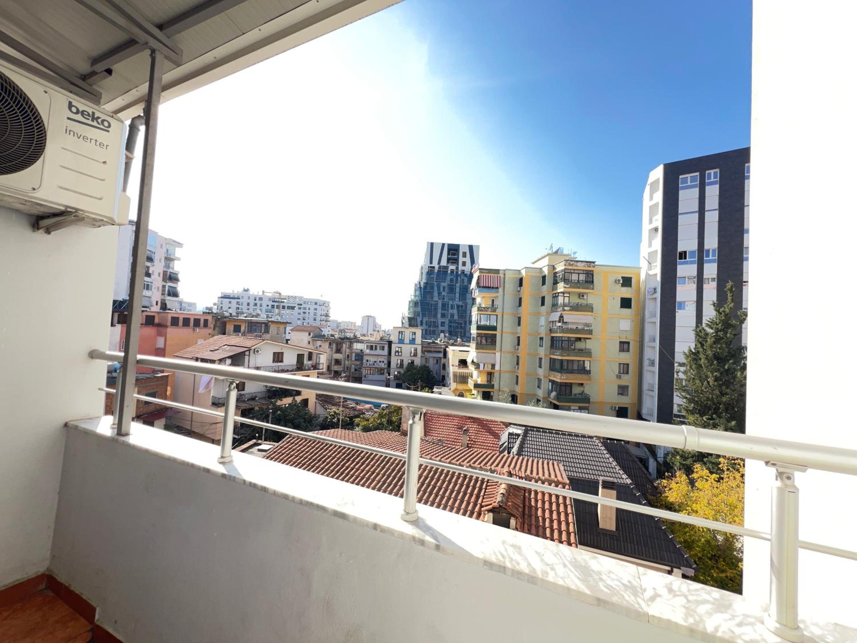 Spacious 1BR City Hub with Balcony
