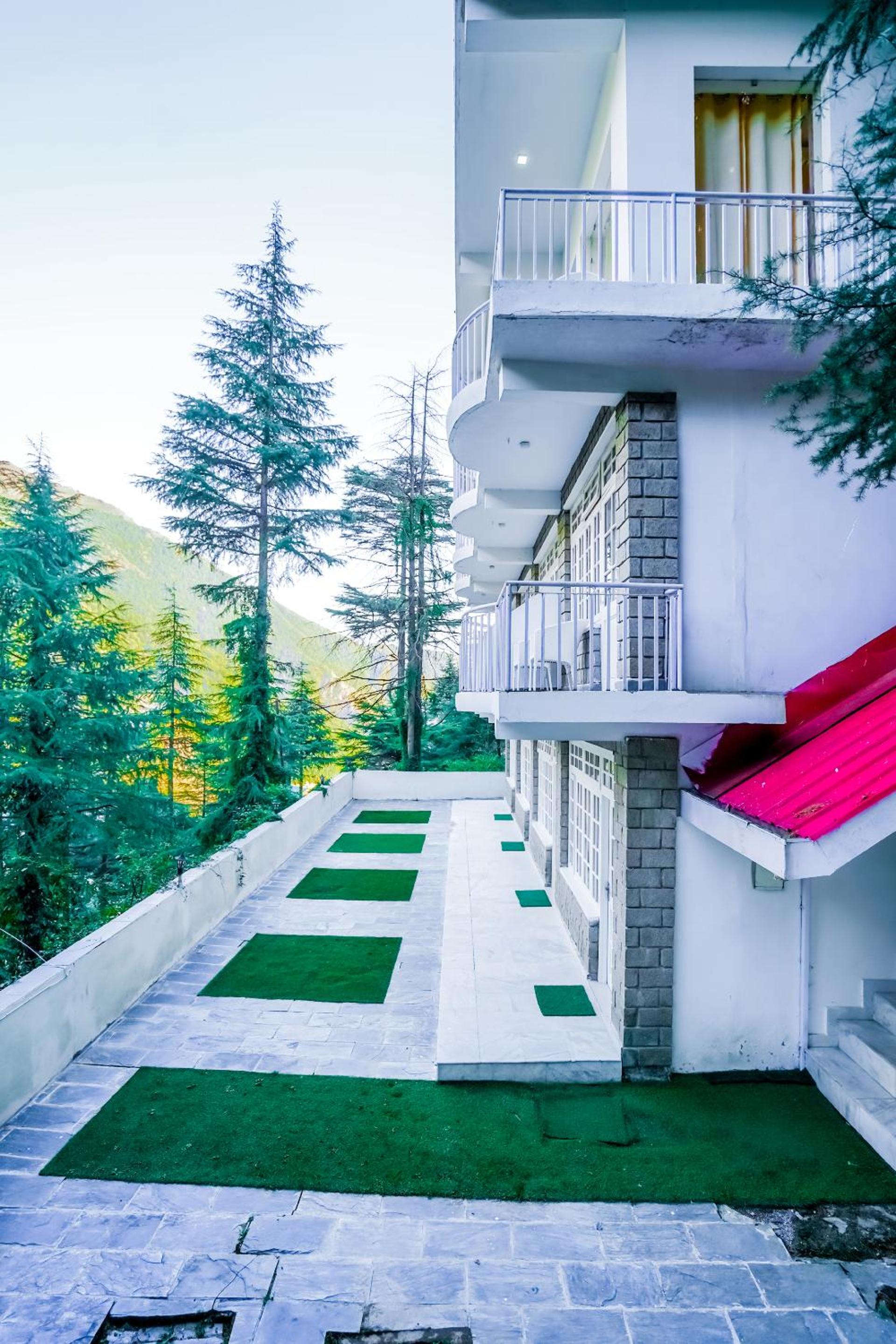 The Bunksters Mcleodganj, Dharmkot