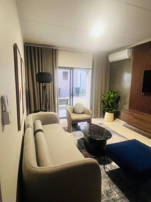The Henlee Apartment Dainfern - Ground Floor Unit view 2