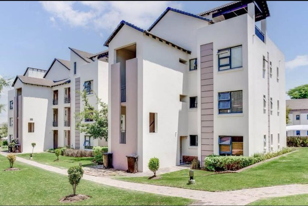 The Henlee Apartment Dainfern - Ground Floor Unit view 4