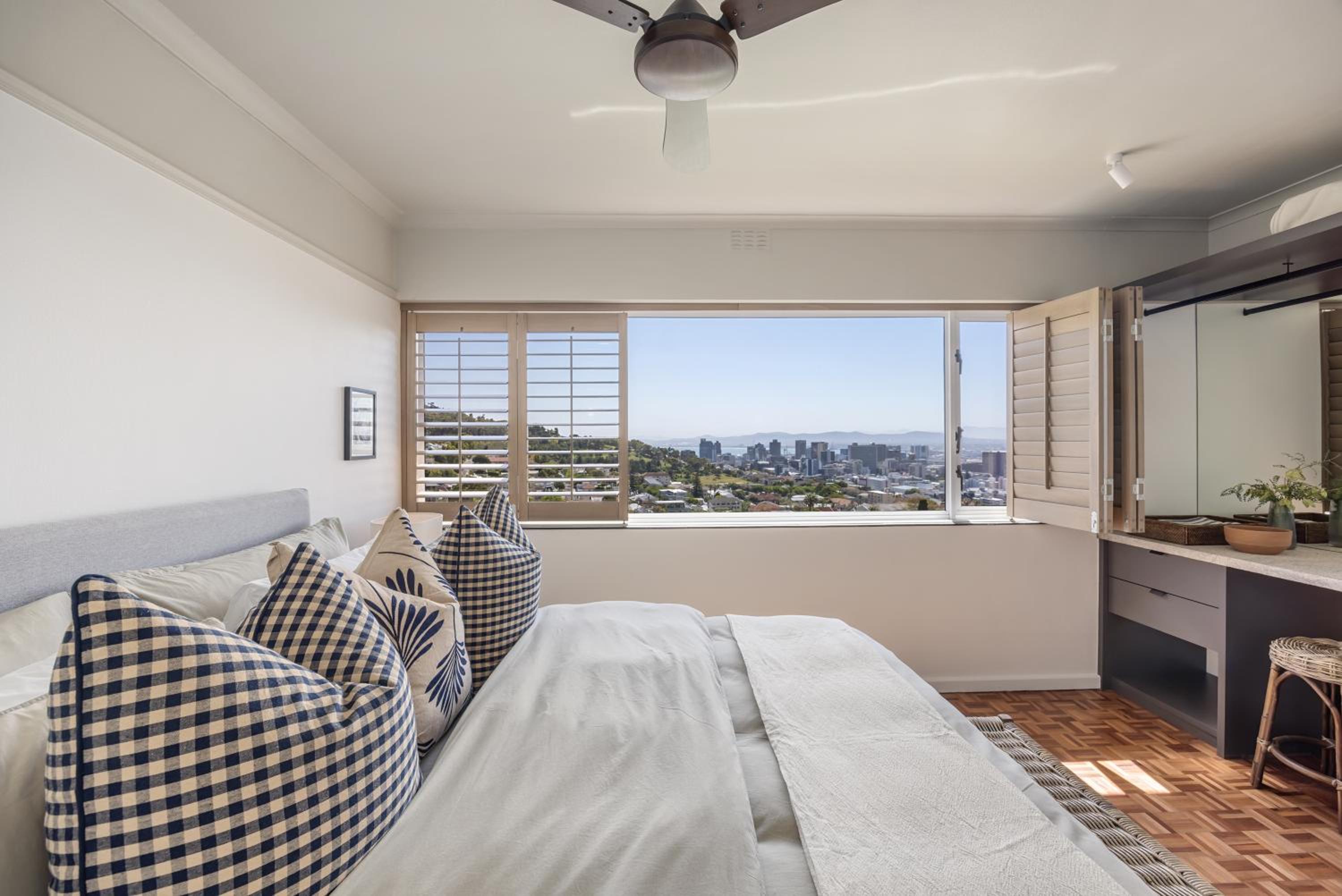 Tamboerskloof Luxury Apartment.