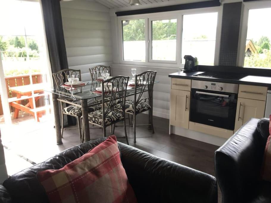 Cosy log cabin in Snowdonia 167 view 3