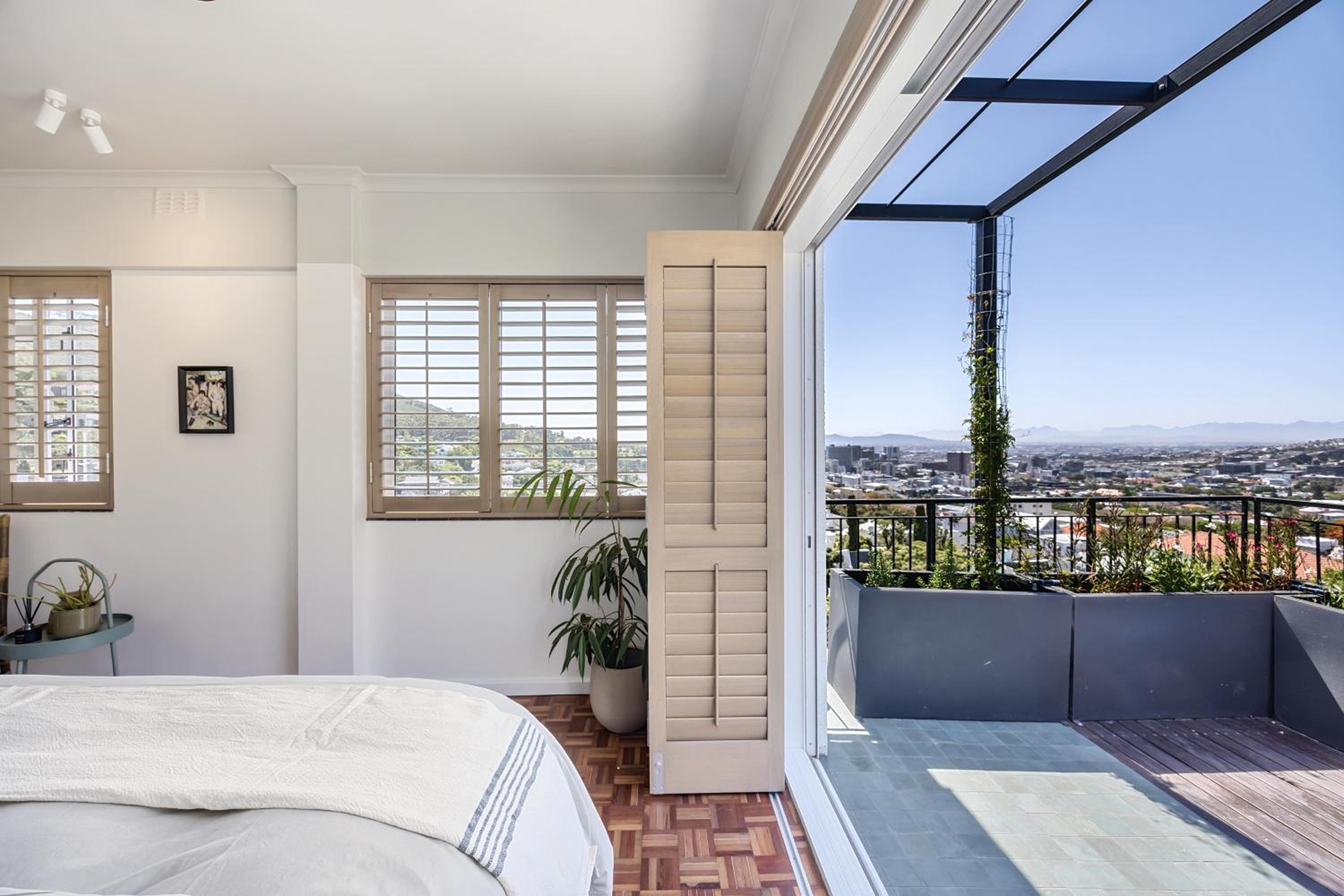 Tamboerskloof Luxury Apartment.