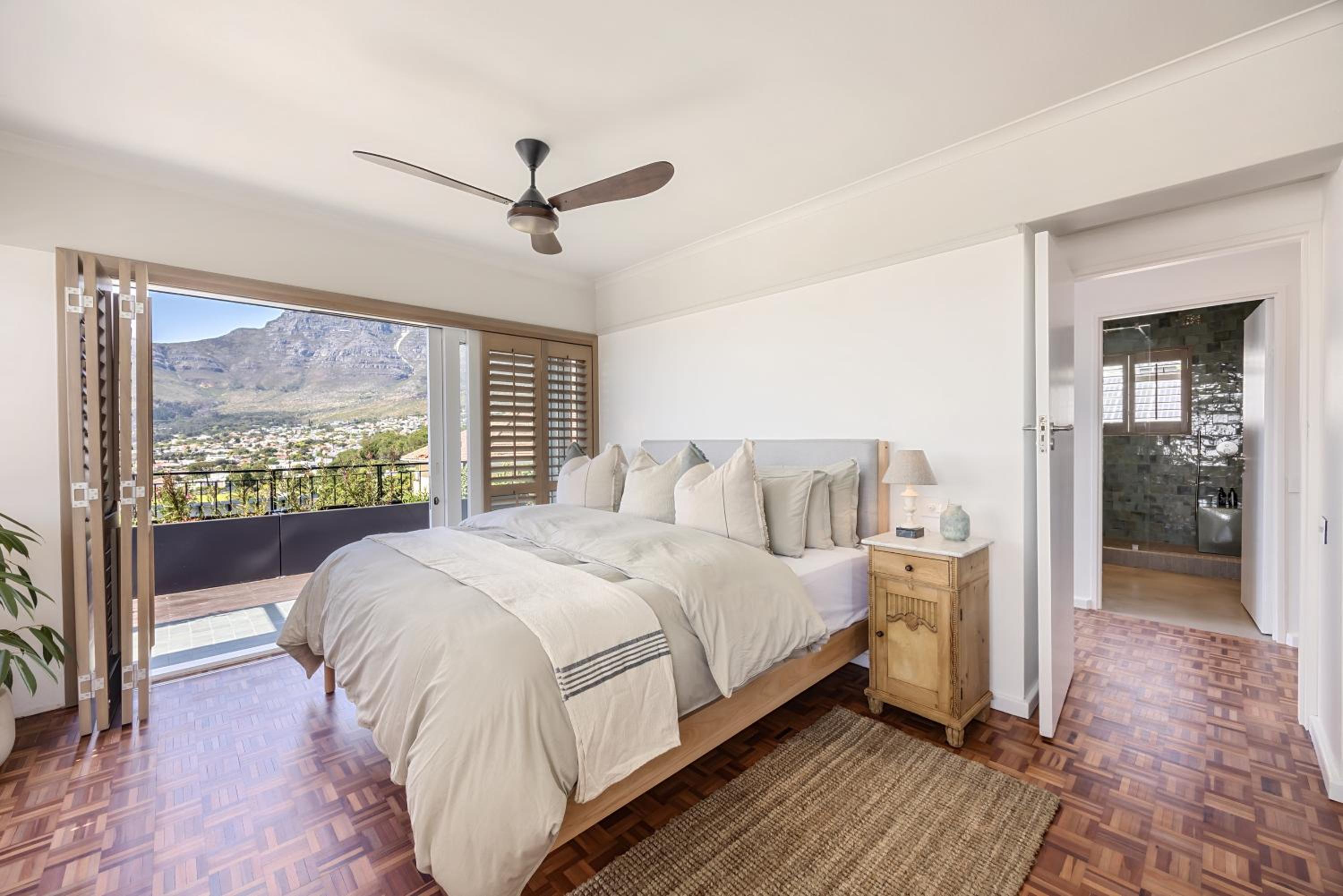 Tamboerskloof Luxury Apartment.
