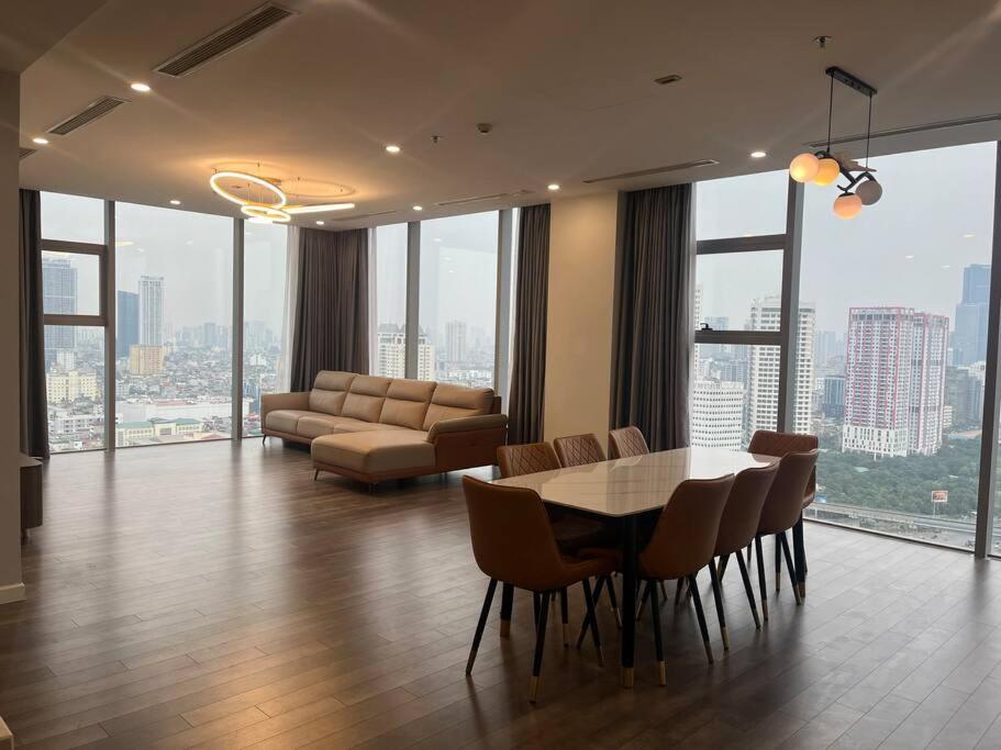 Big Big 3 bedroom in Cau Giay with spectular view