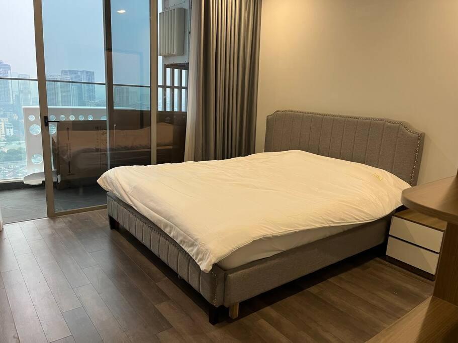 Big Big 3 bedroom in Cau Giay with spectular view