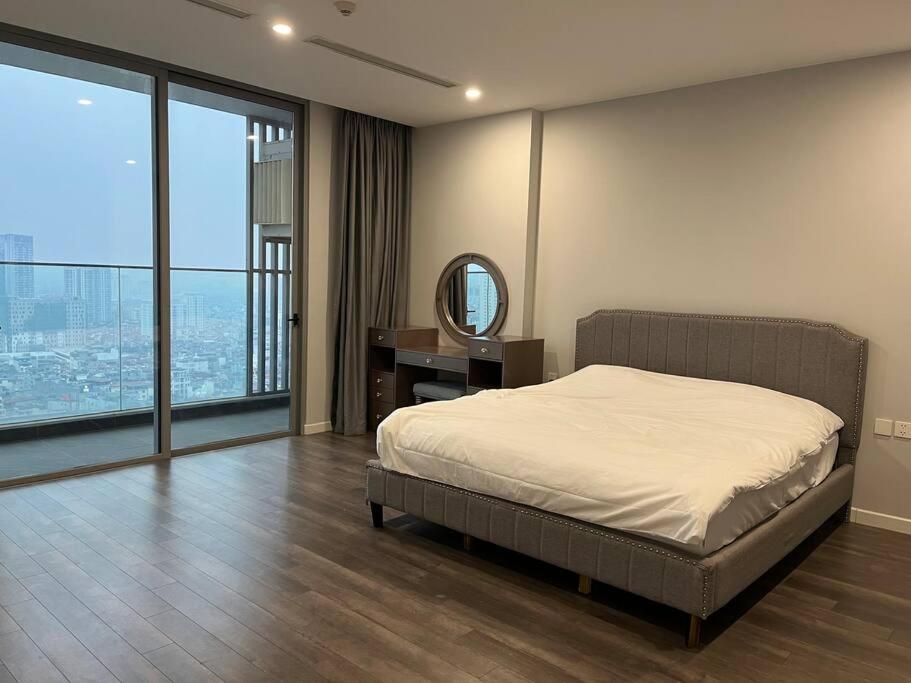 Big Big 3 bedroom in Cau Giay with spectular view