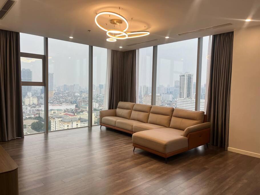 Big Big 3 bedroom in Cau Giay with spectular view