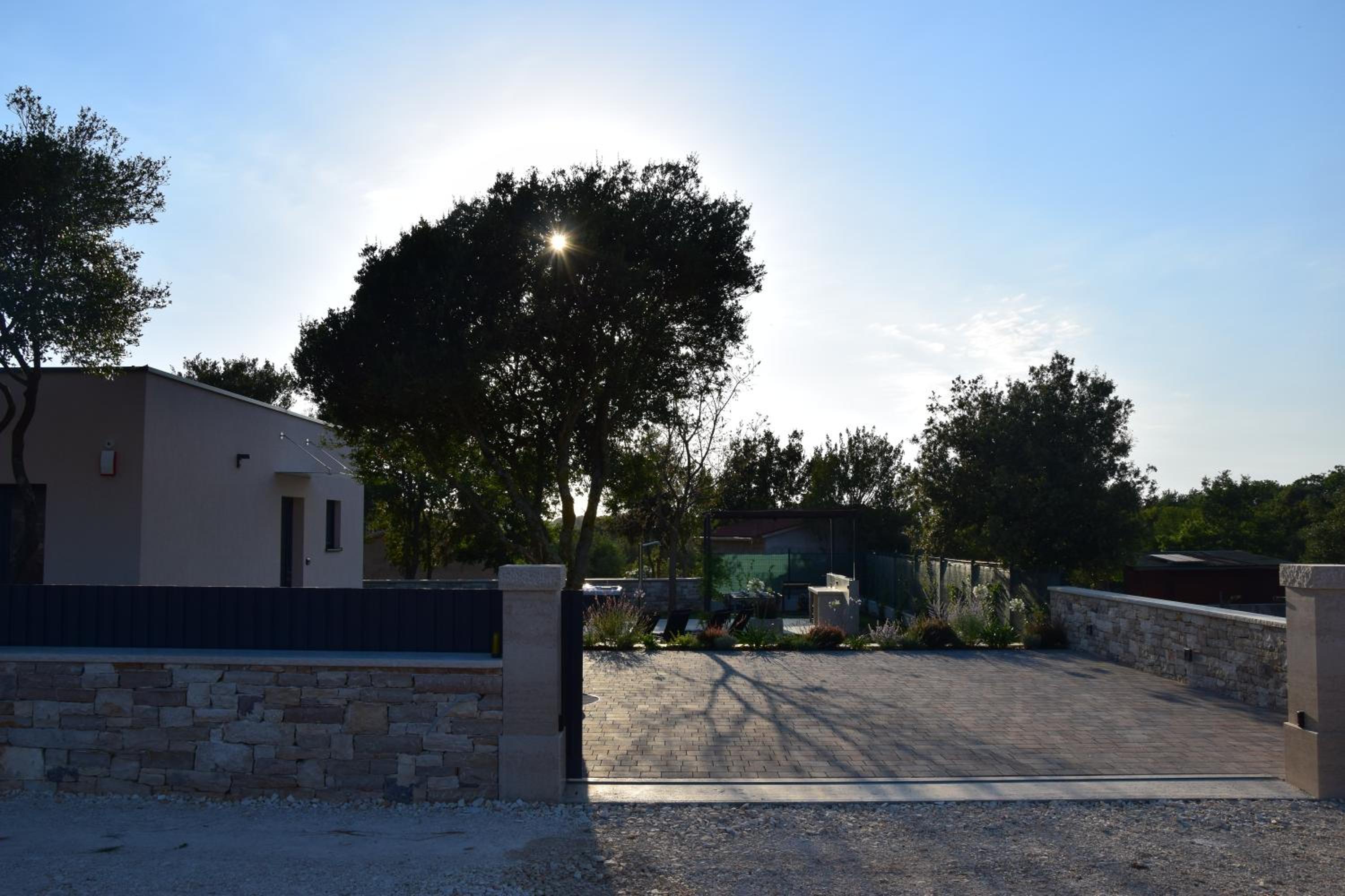 4R house with jacuzzi Rovinj view 2