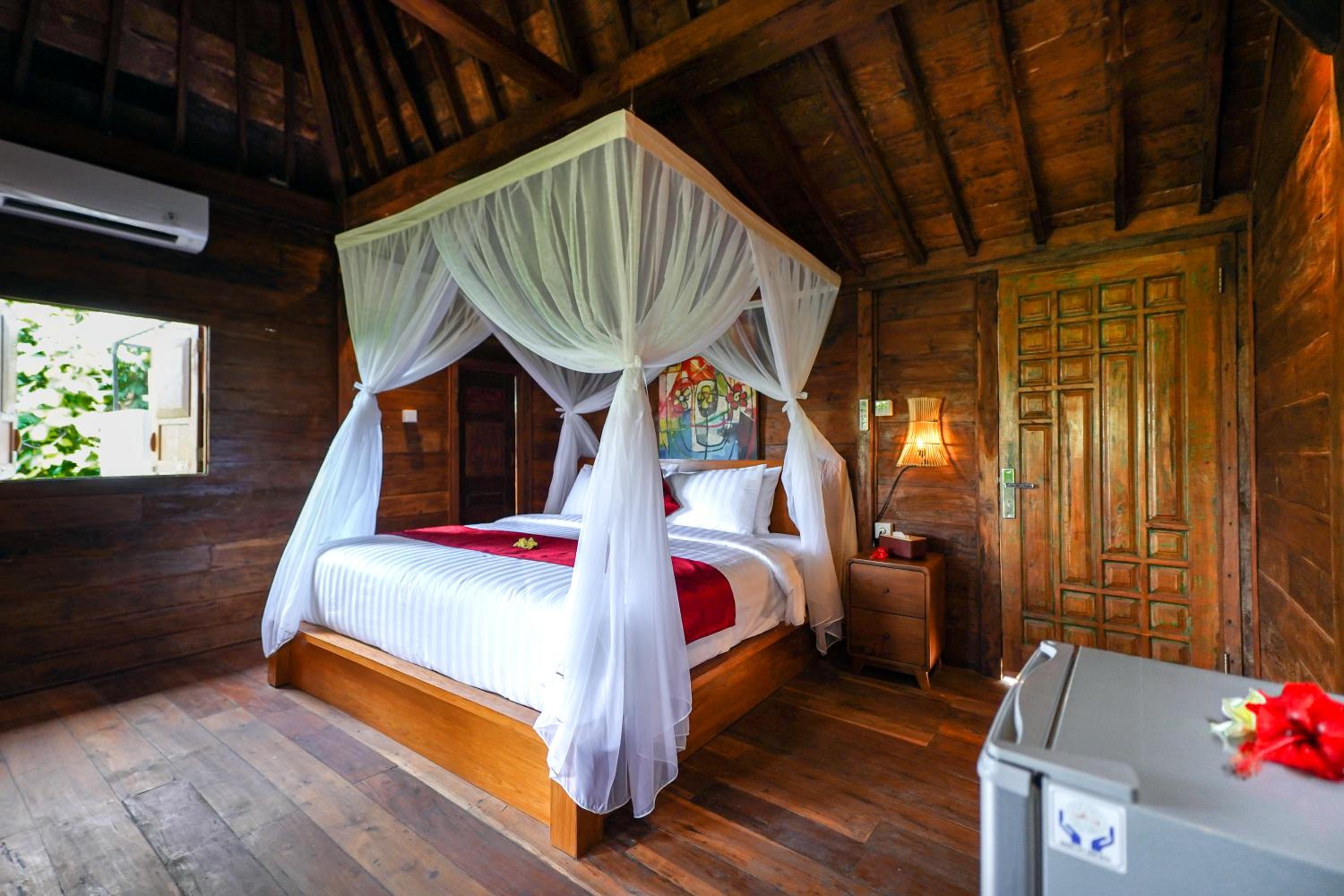 Villa Joglo Taman Reren view 2