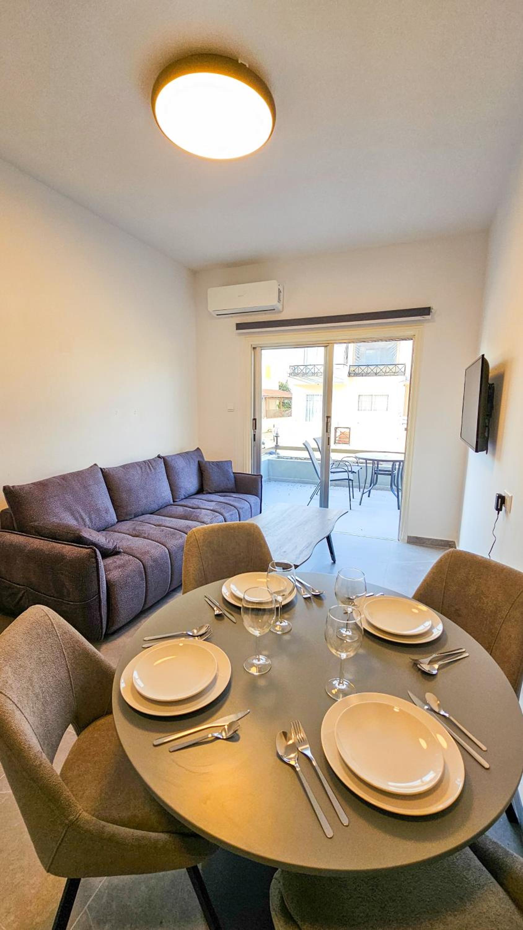 La Magenta Apartments
