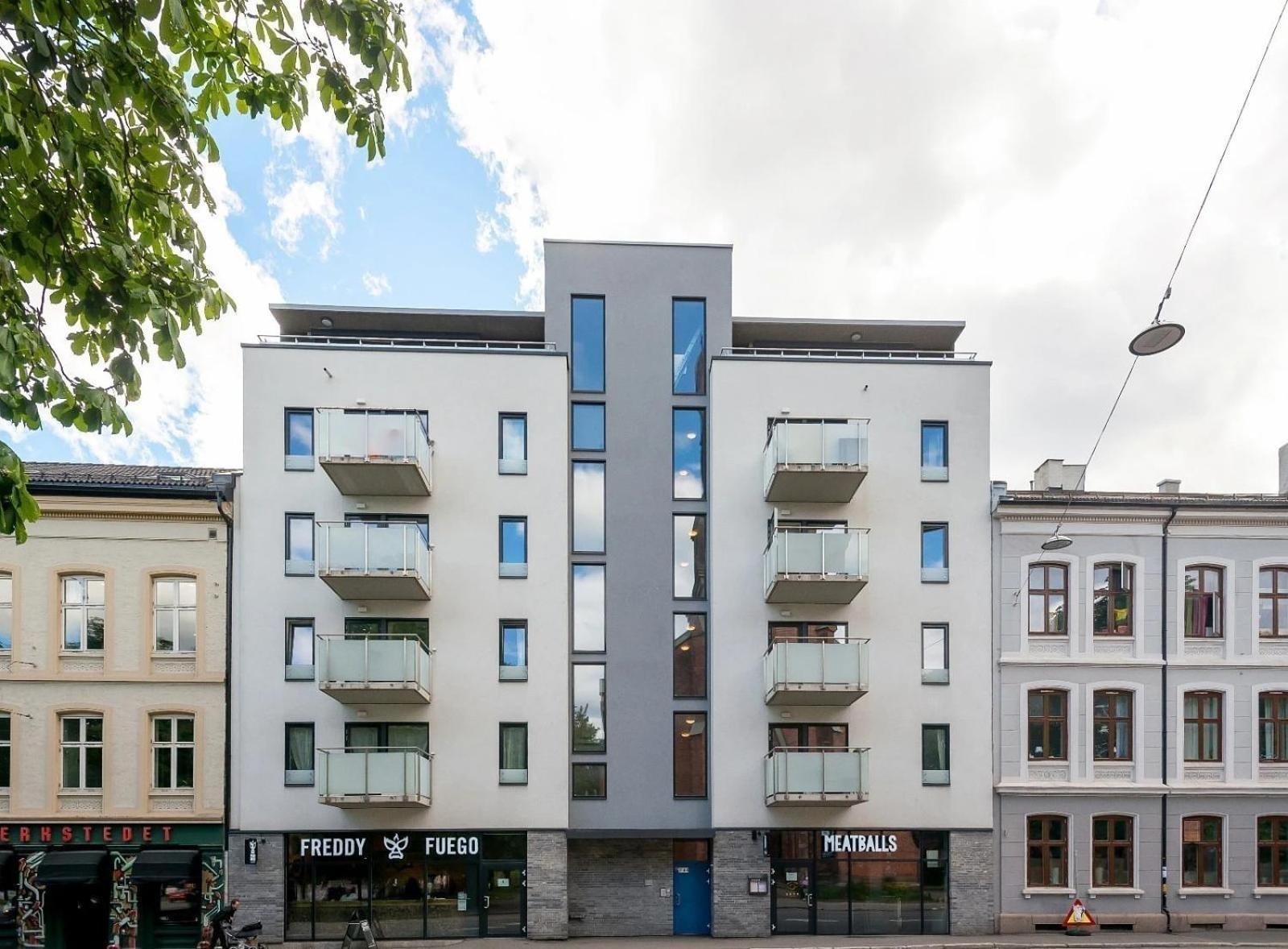 Modern Room in shared apartment with a Beautiful Private Balcony view 5