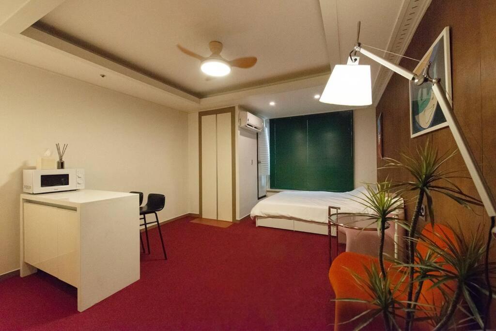 hotel room