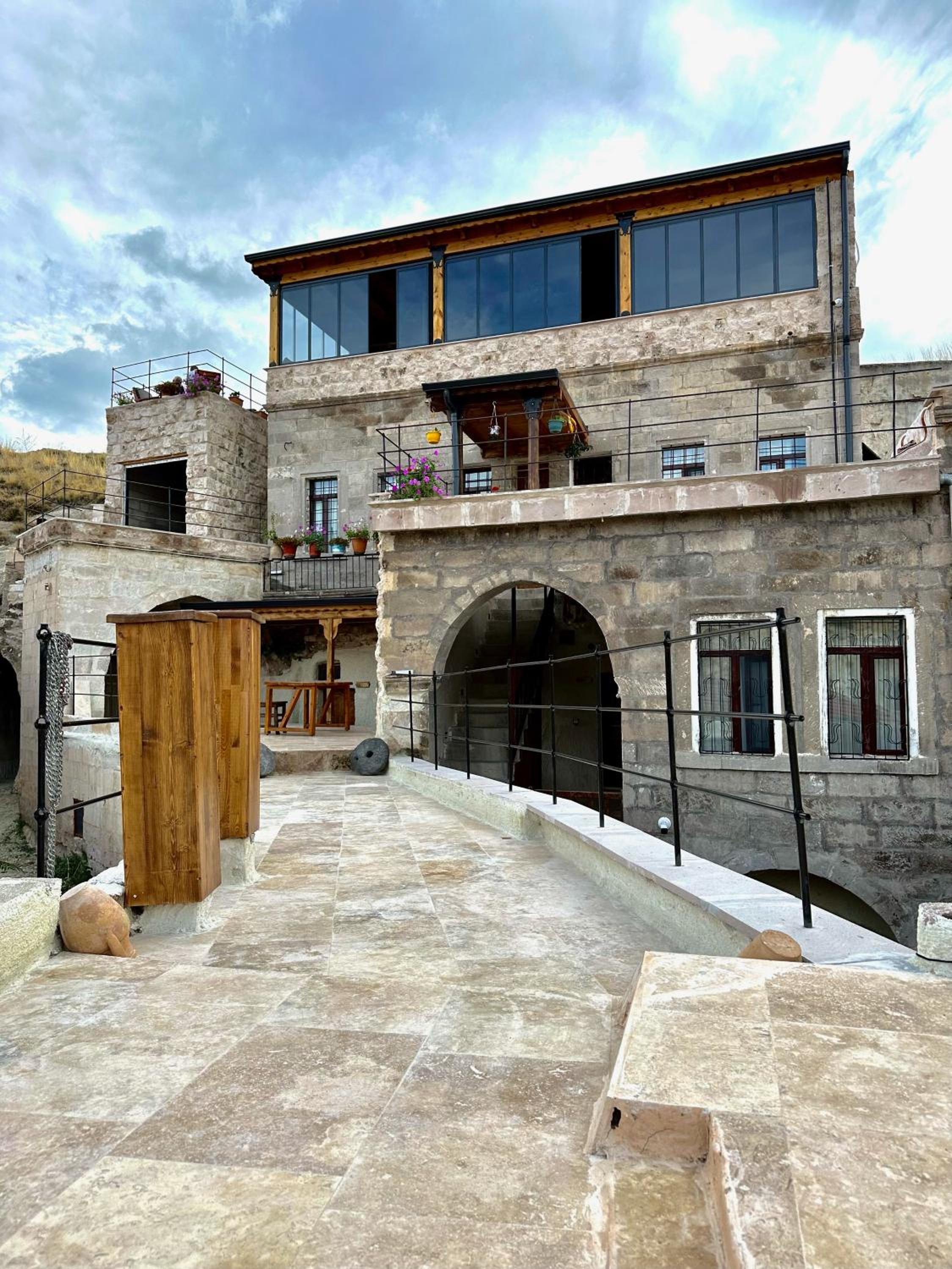 Hotel Kayaharman pansiyon - Image 1