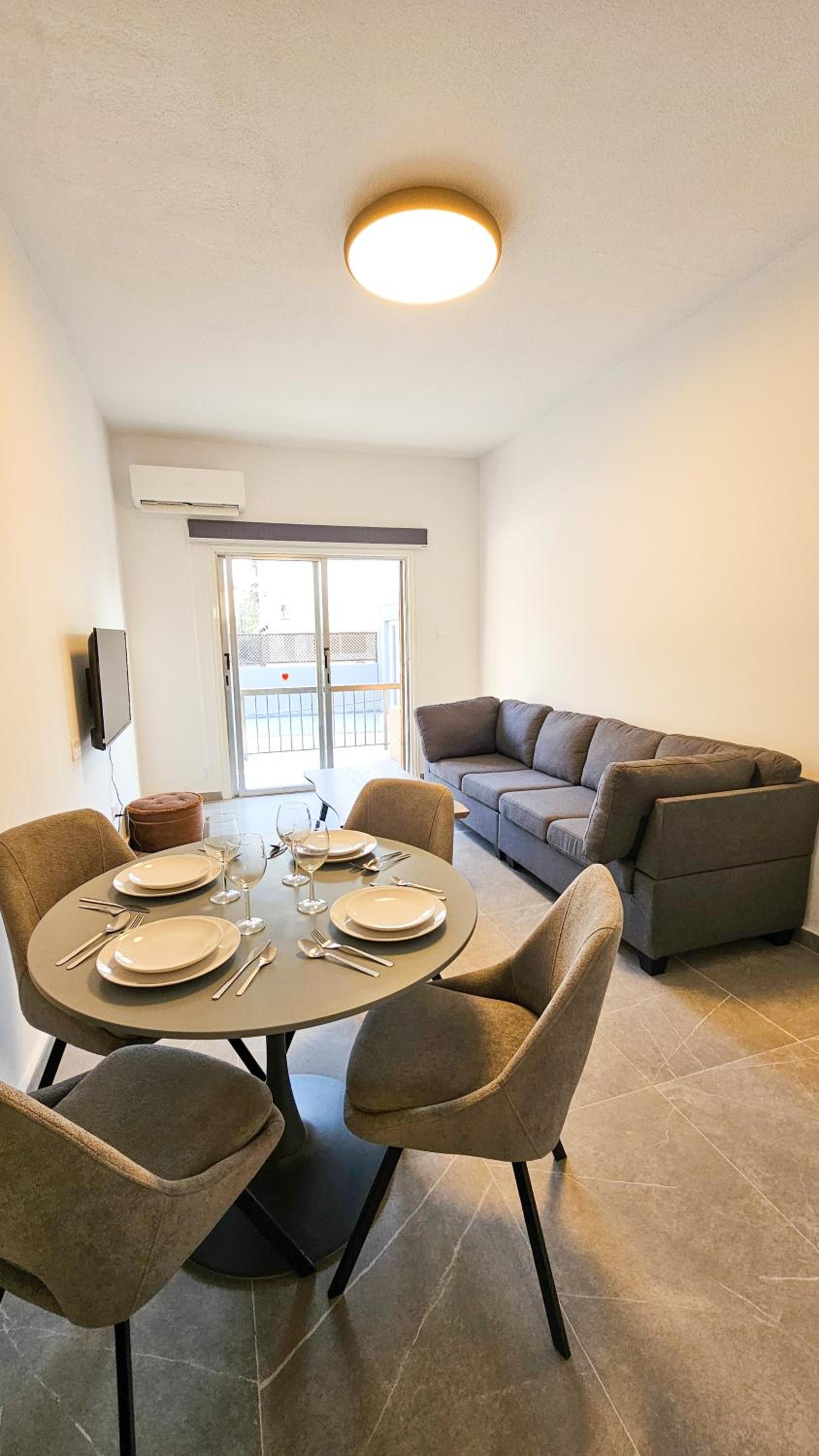 La Magenta Apartments