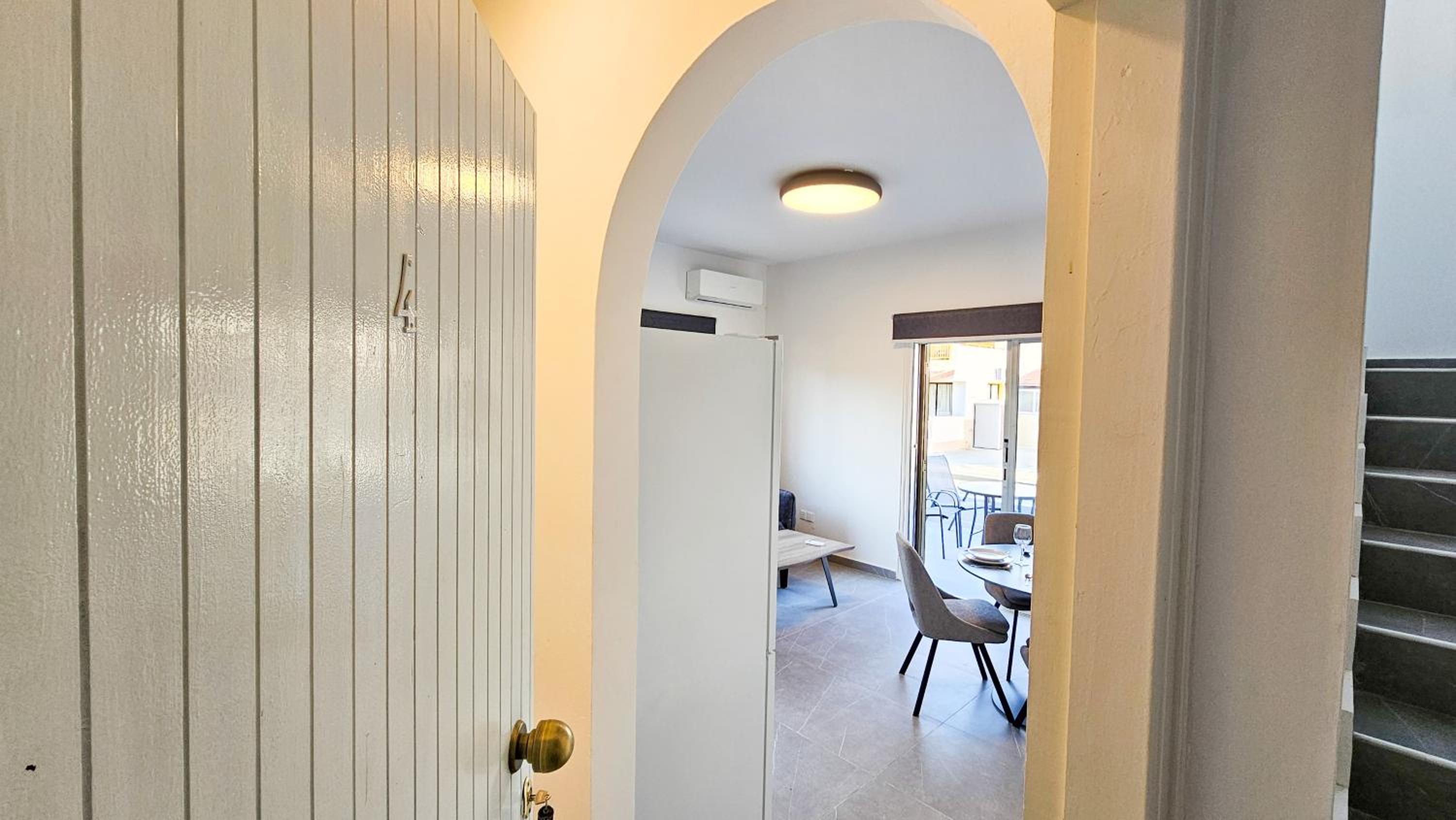 La Magenta Apartments