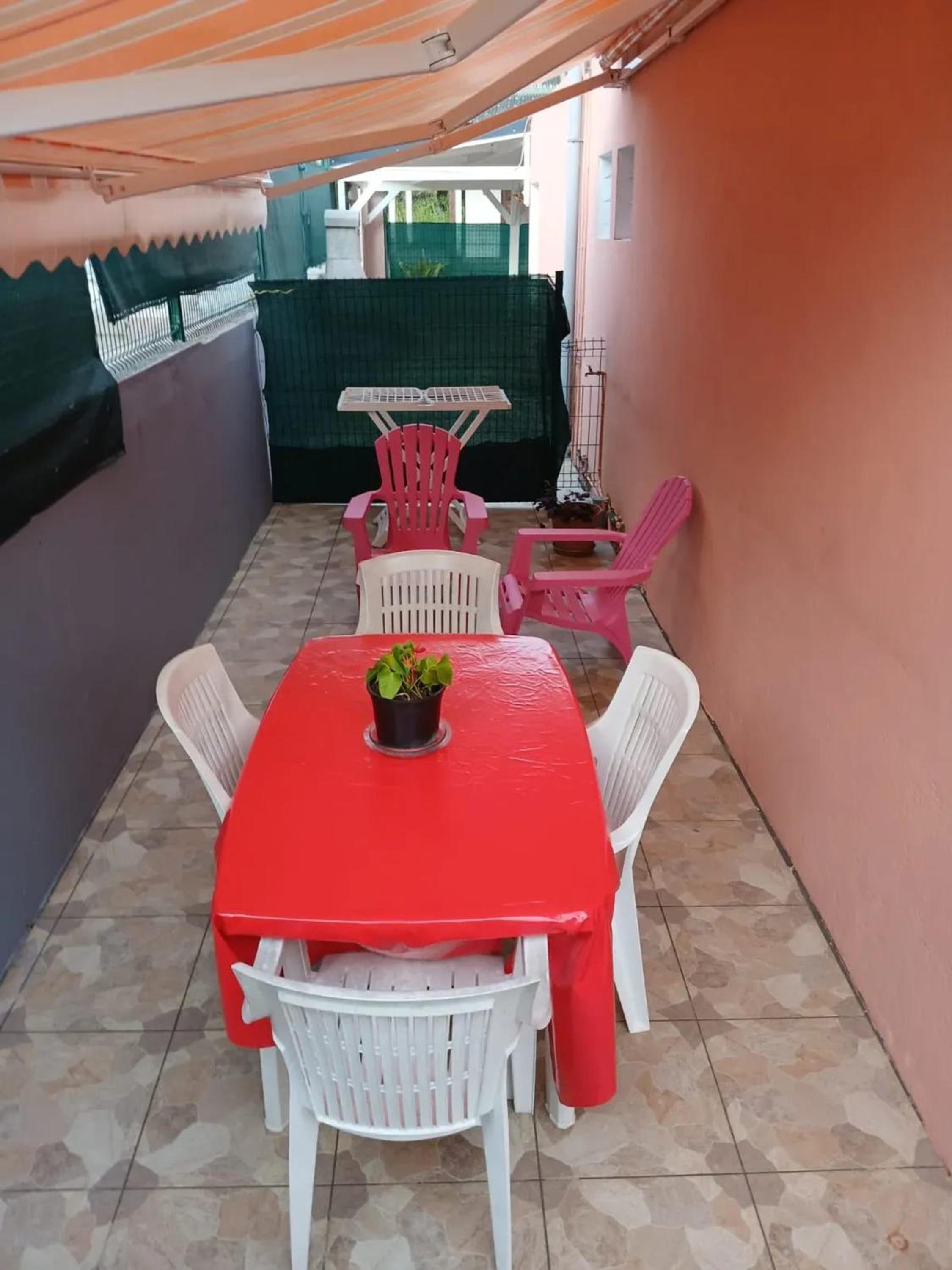 Maison de charme à Petit Bourg avec piscine partagée