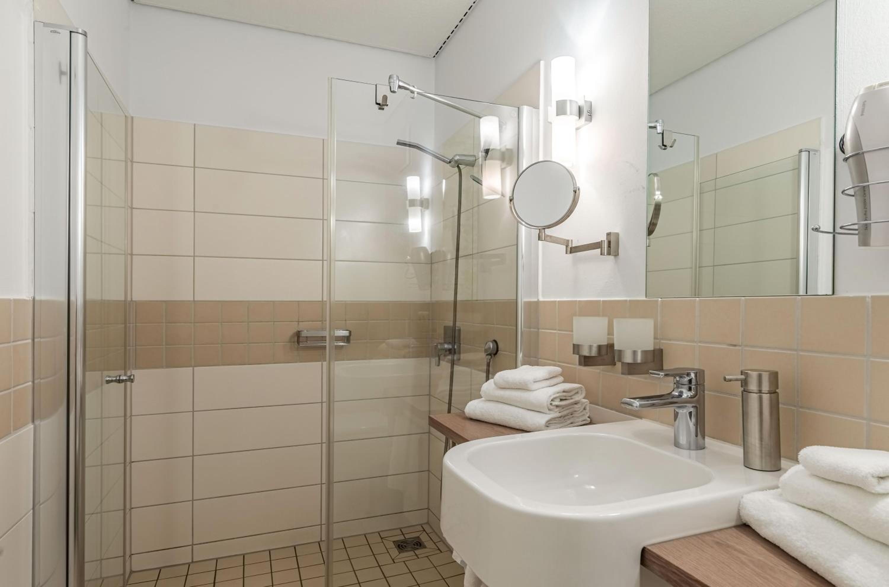 Zwergtaucher - Ferienwohnung mit Balkon, Seeblick & Freizeitangeboten am See