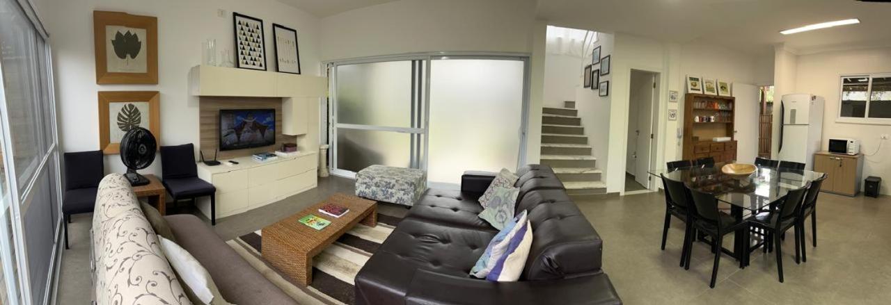 Casa em condomínio fechado, ambiente familiar
