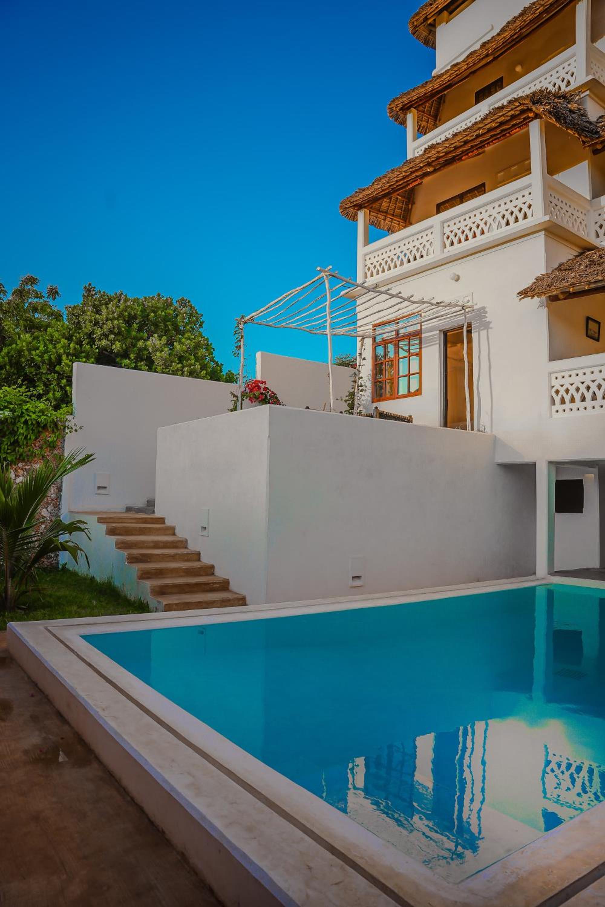 The Queen House- Villa view 4