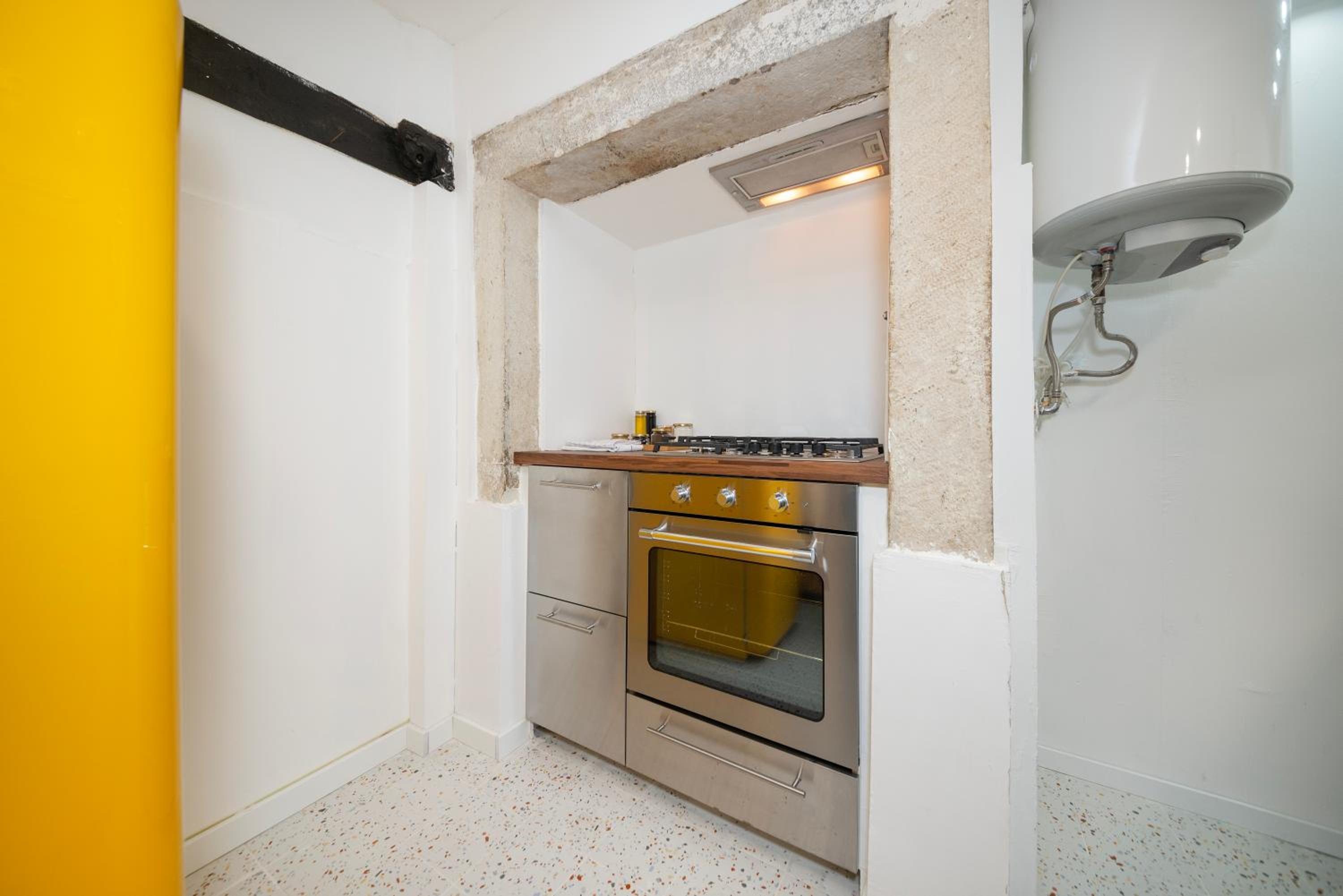 Alfama - Sé Cathedral | Lisbon Cheese & Wine Apartments