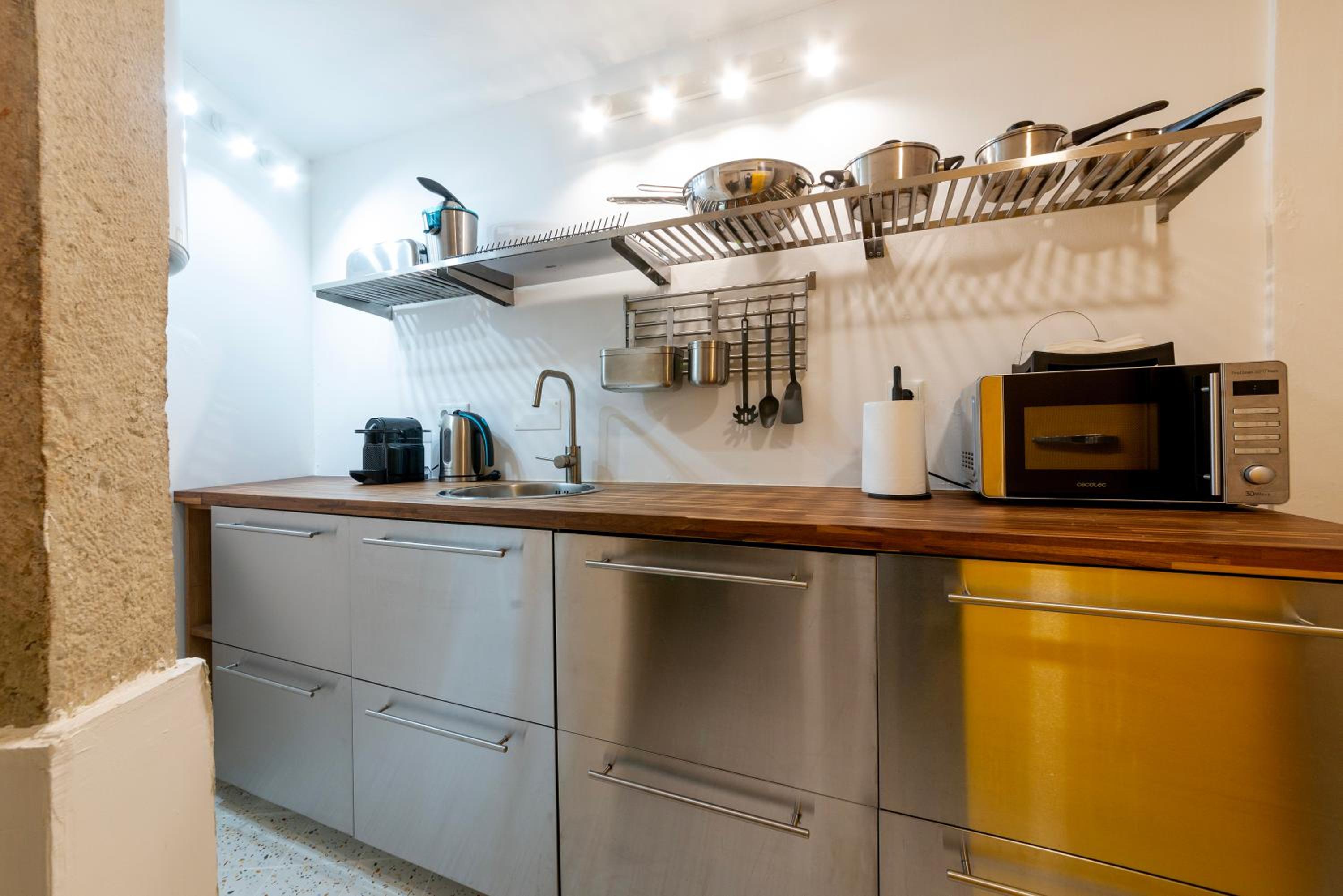 Alfama - Sé Cathedral | Lisbon Cheese & Wine Apartments