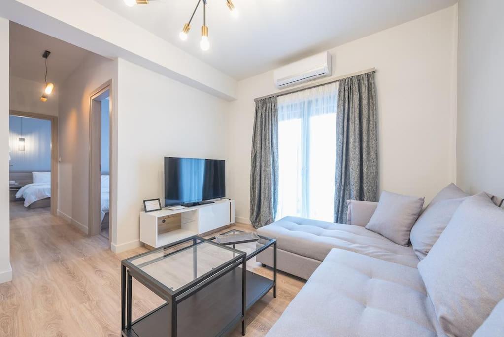 Modern & Spacious Αpartment