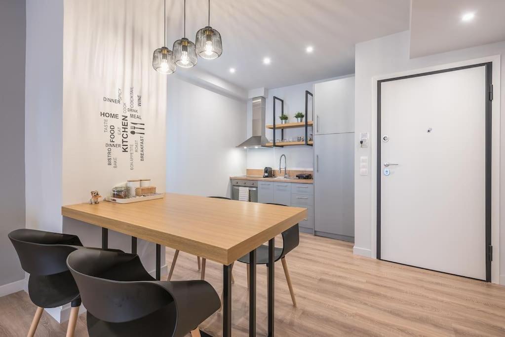Modern & Spacious Αpartment