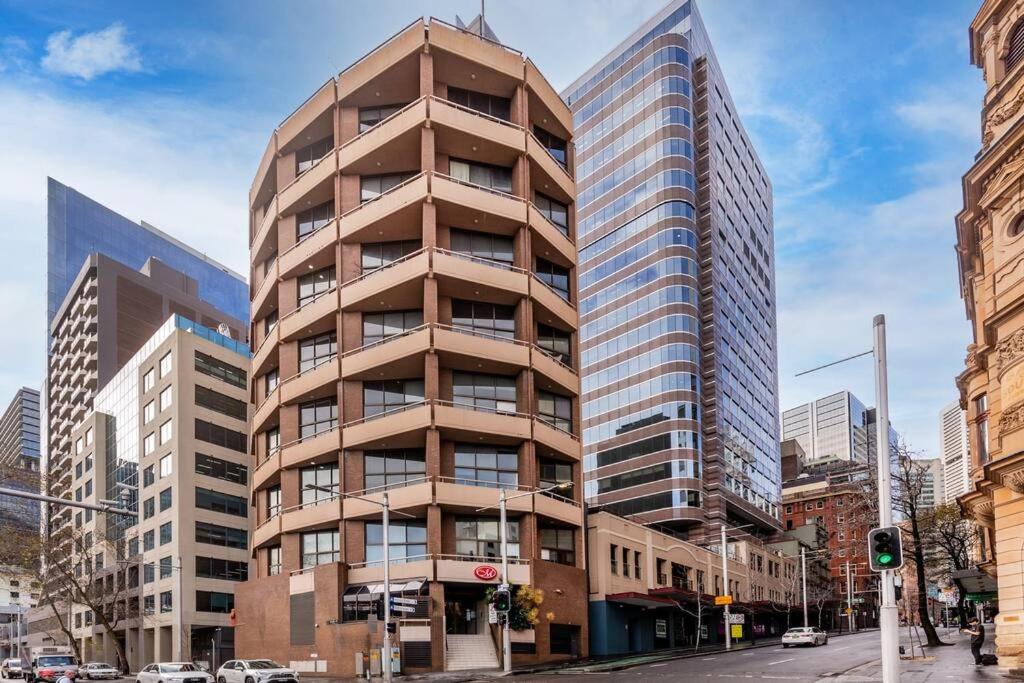 KozyGuru Sydney CBD Harbor View Loft with Parking