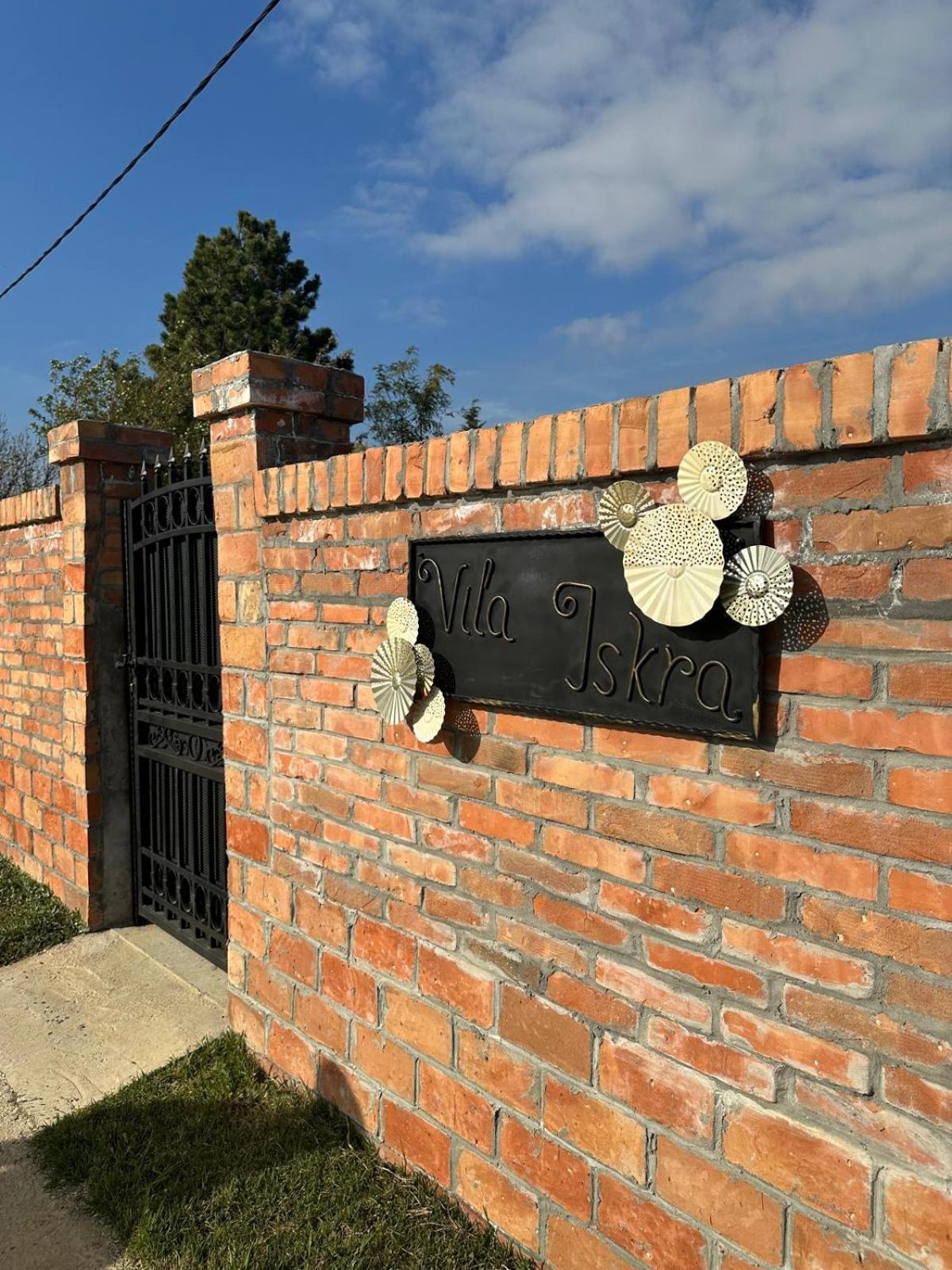 Vila ISKRA