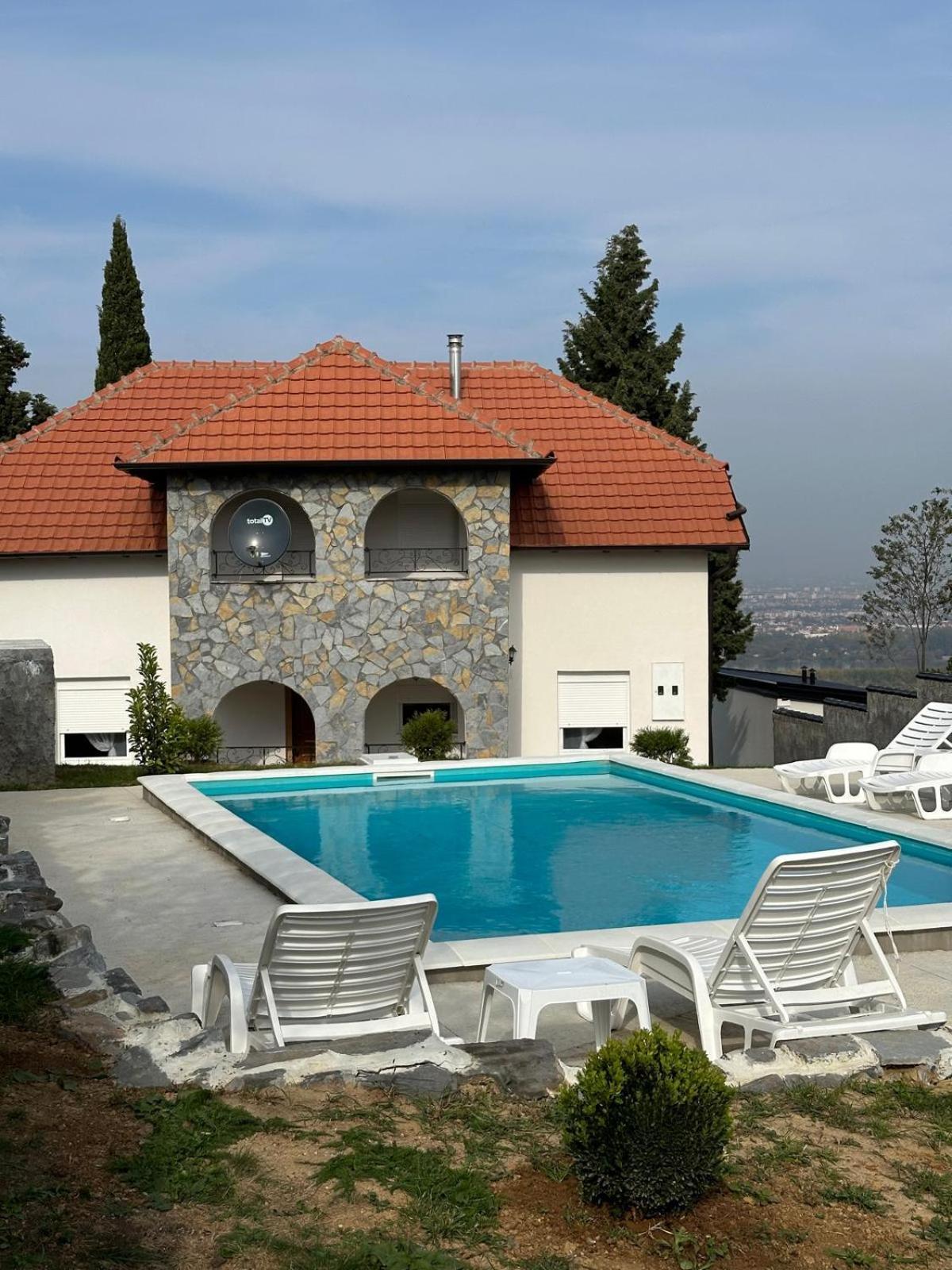 Vila ISKRA
