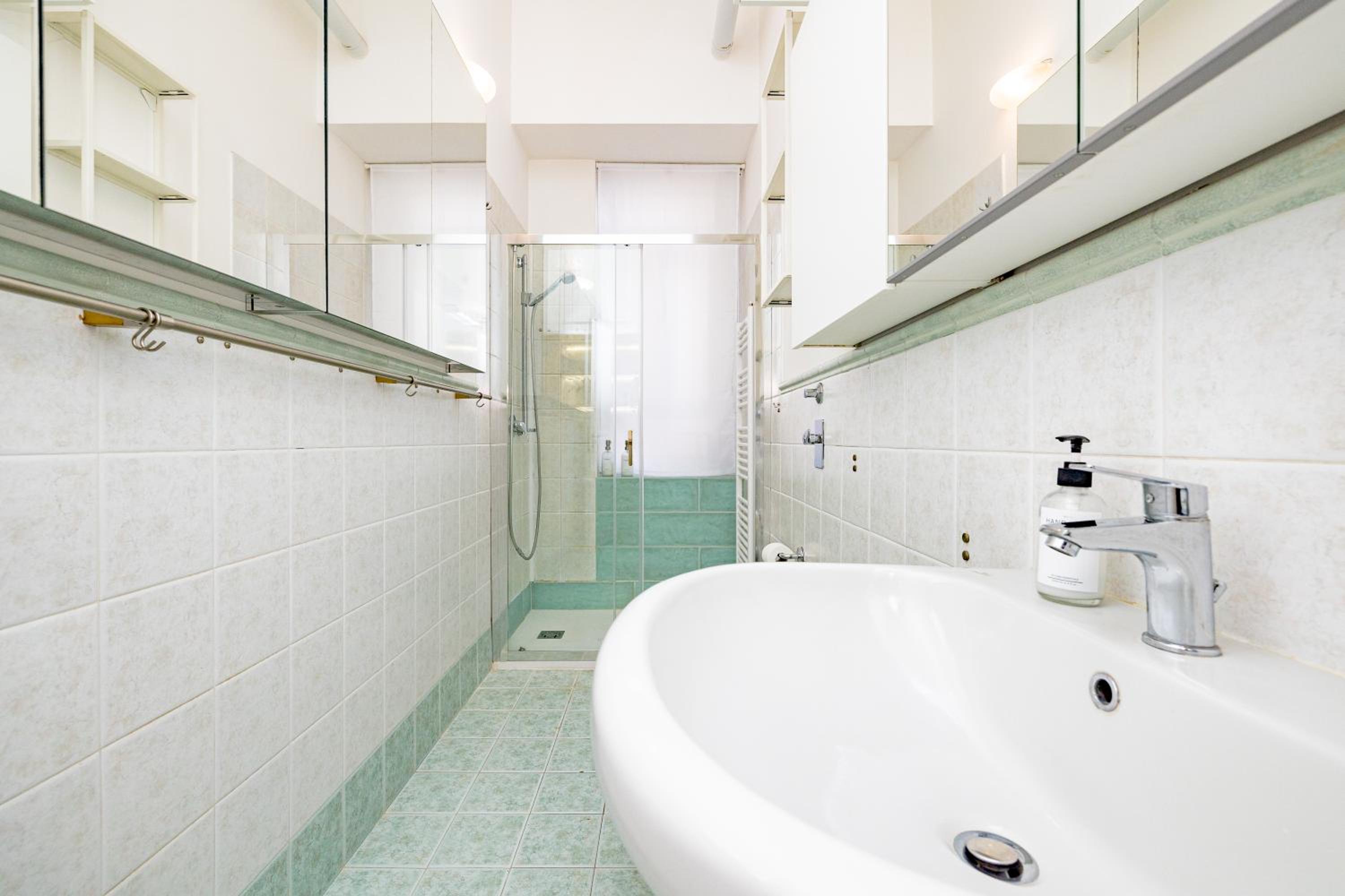 Minimal apartment near Bocconi University